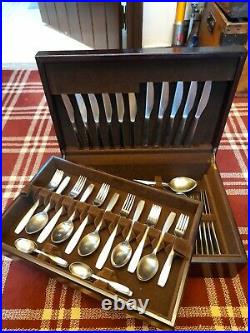 Arthur price cutlery set in mahogany box. I'll take £200 for it