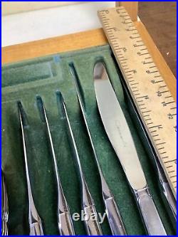 Oneida Venetia Will O Wisp Community Stainless Steel 68 Piece Cutlery Set
