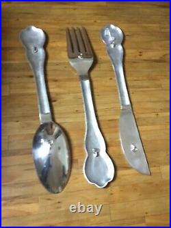 Very large knife, fork and spoon set